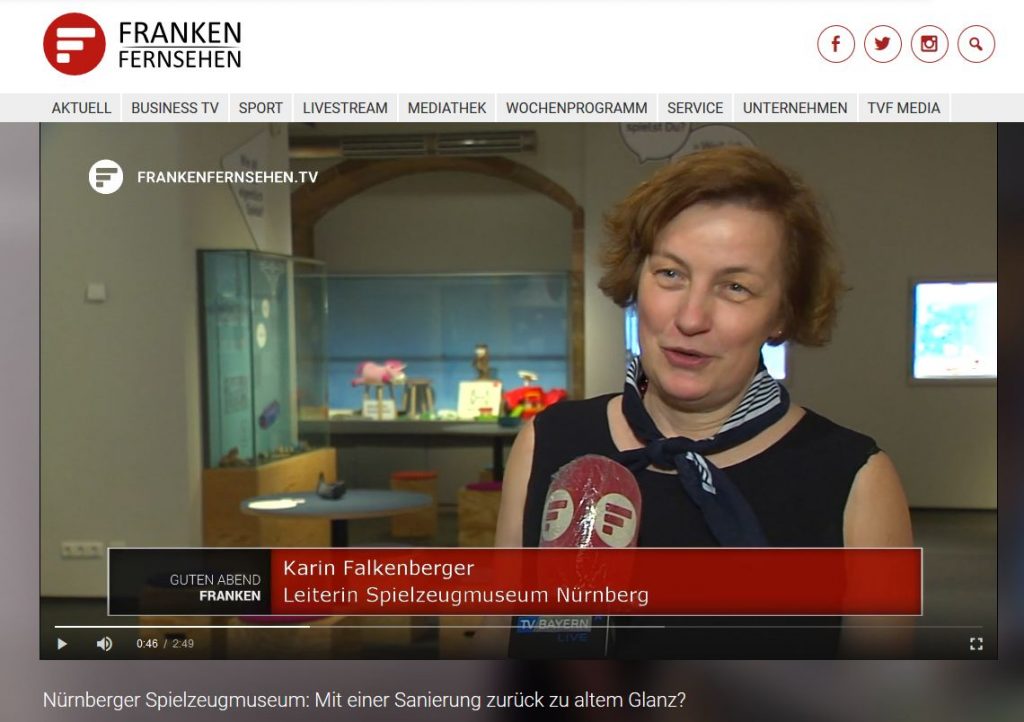 Karin Falkenberg vom Spielzeugmuseum Nürnberg