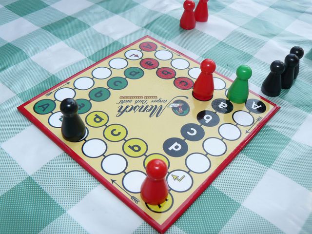 Mensch ärgere Dich nicht: Mal anders, Spiel, Anleitung und Bewertung